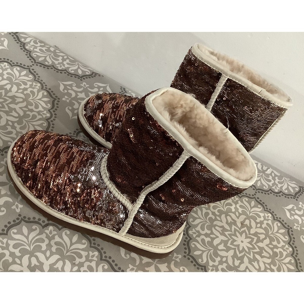 Womens Ugg Boots size 6 red gold sequin sparkle